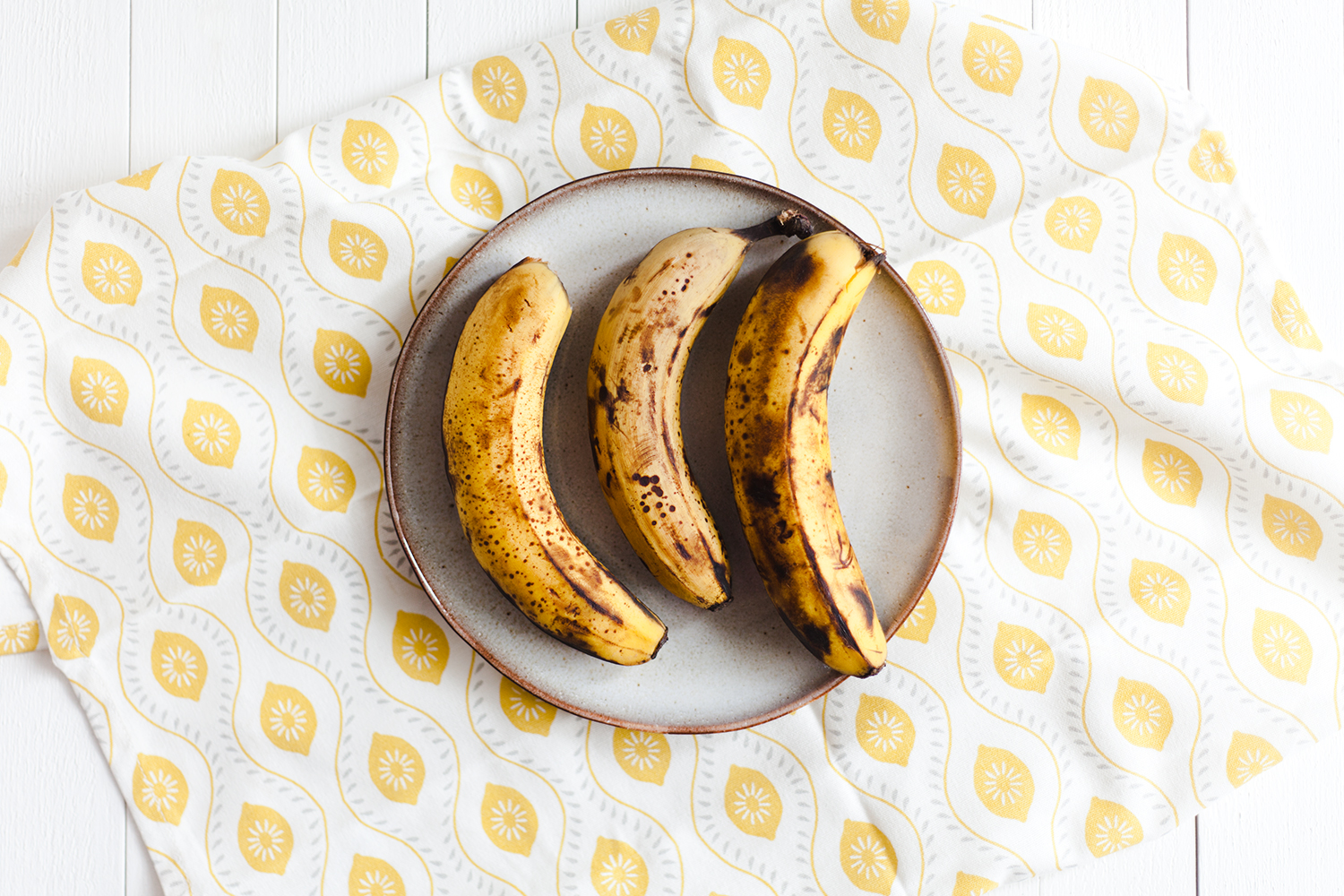 Bananes et pruneaux caramélisés